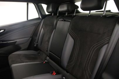 Car image 41