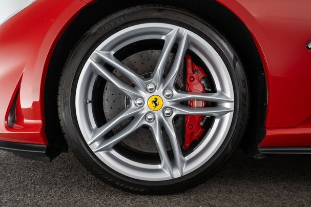 Ferrari 812 Superfast 585 kW image number 9