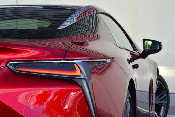 Lexus LC 500 341 kW image number 15