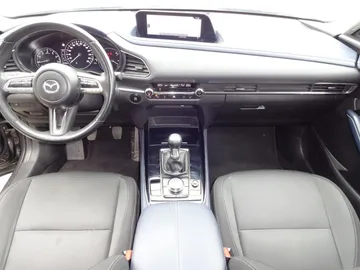 Car image 25