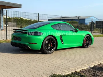 Car image 3