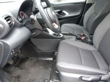 Car image 12