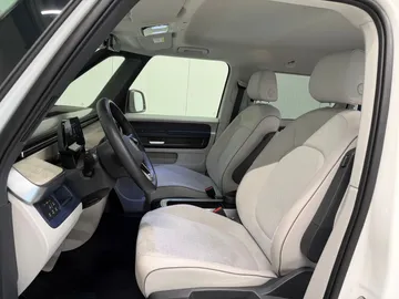 Car image 24