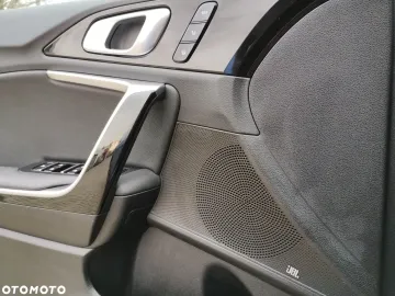 Car image 35