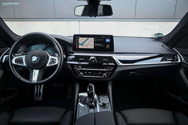 BMW 520d Touring xDrive 140 kW image number 25