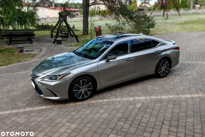 Car image 40