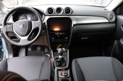 Car image 13