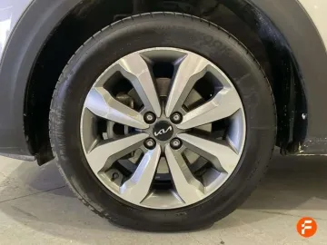 Car image 36