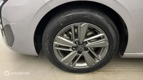 Car image 20