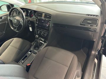 Car image 30