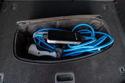 Car image 30