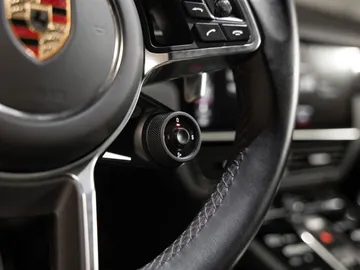 Car image 37