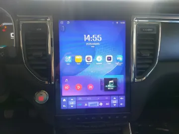 Car image 25