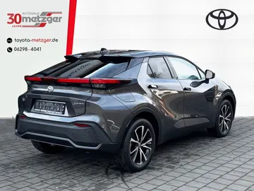 Car image 3