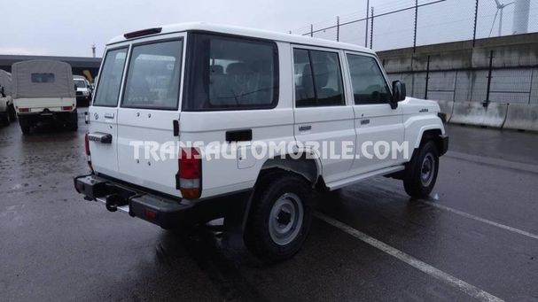 Toyota Land Cruiser 97 kW image number 4