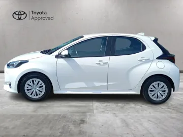 Car image 4