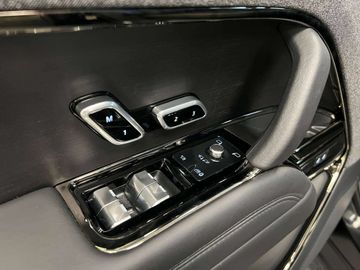 Car image 33