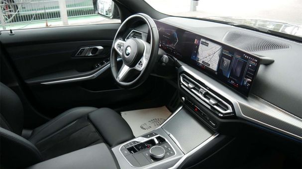 BMW 320d Touring xDrive 140 kW image number 31