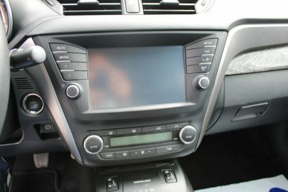 Car image 28