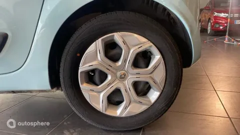 Car image 20