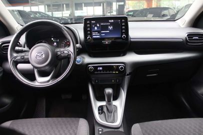 Car image 9