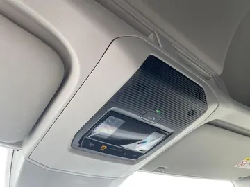 Car image 27
