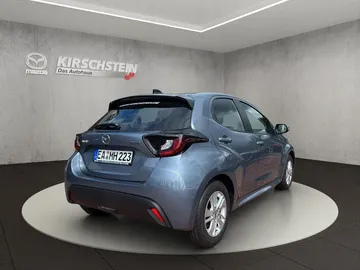 Car image 4