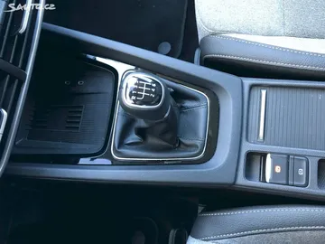 Car image 28