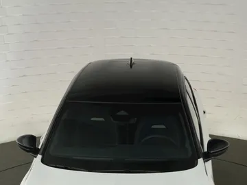 Car image 36