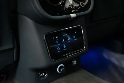 Car image 30