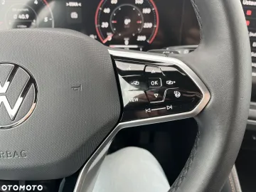 Car image 40