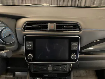 Car image 38