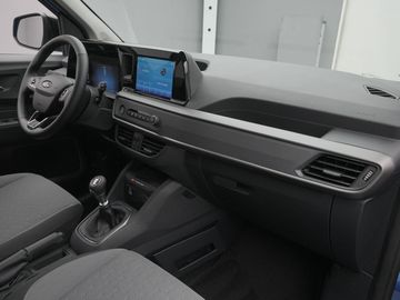 Car image 32