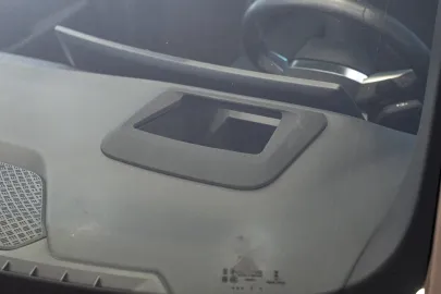 Car image 37