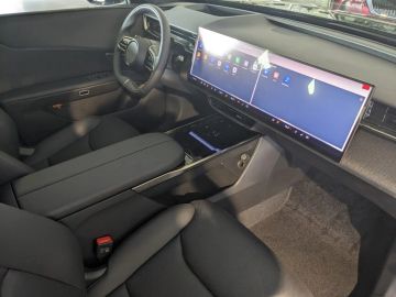 Car image 30