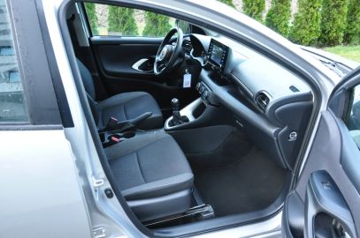 Car image 12