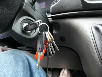 Car image 24