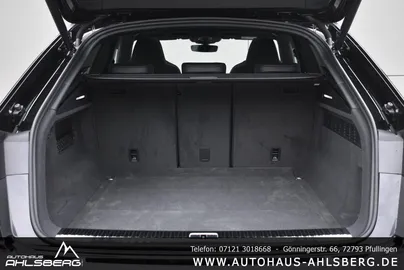 Car image 37