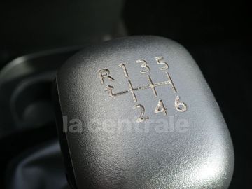 Car image 30