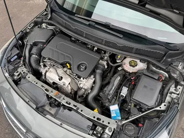 Car image 26