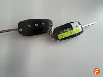 Car image 25