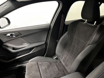 Car image 35