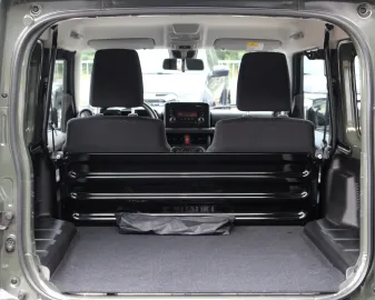 Car image 12