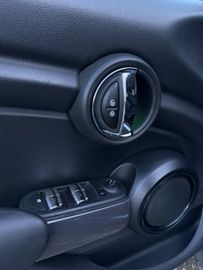 Car image 37