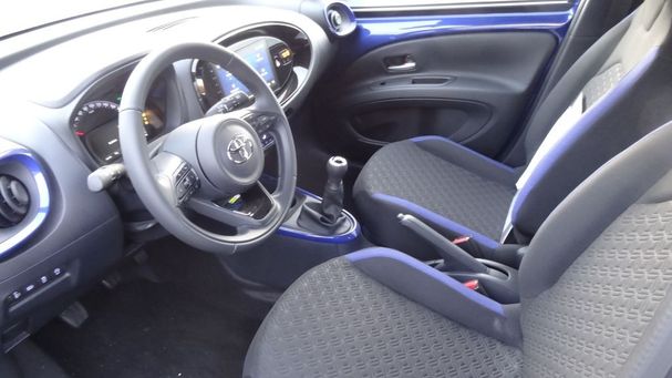 Toyota Aygo X 53 kW image number 3