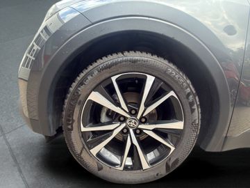 Car image 19