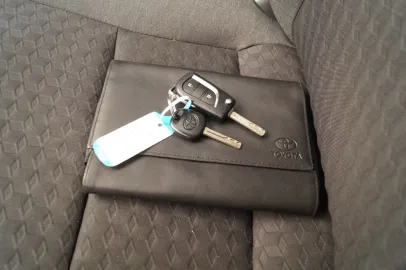 Car image 23