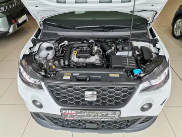 Car image 25