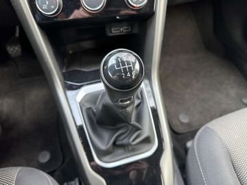 Car image 32