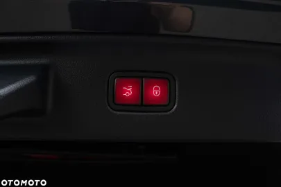Car image 40